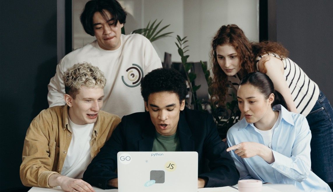 Social coding? Non solo open source!